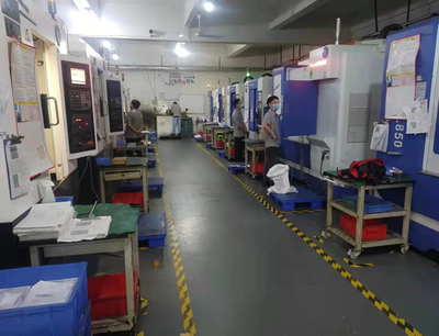 恢復(fù)正常生產(chǎn)經(jīng)營首日,寶龍街道收到感謝鮮花